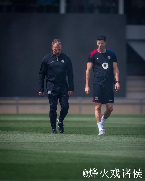 莱万缺席巴萨合练,仅在健身房进行预防训练 莱万缺席巴萨合练,仅在健身房进行预防训练